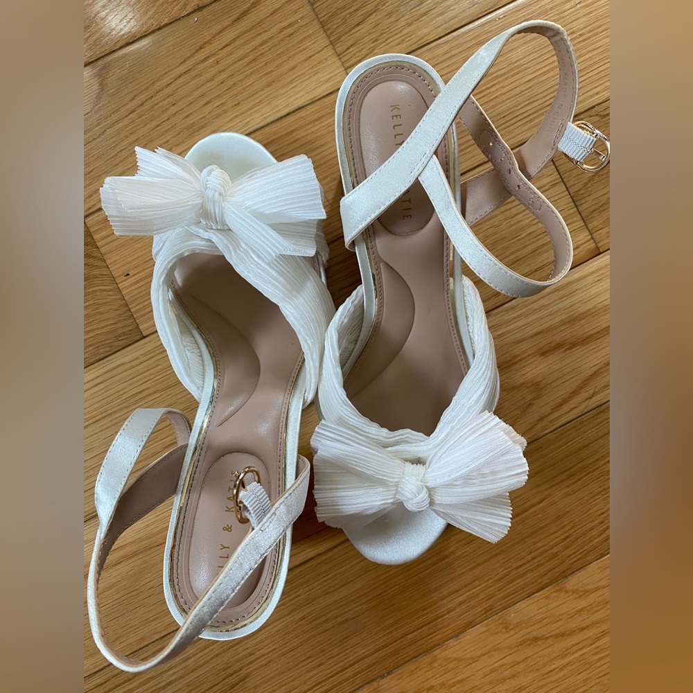 Kelly & Katie Cream Bow Heels